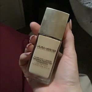 Laura mercier flawless lumiere foundation